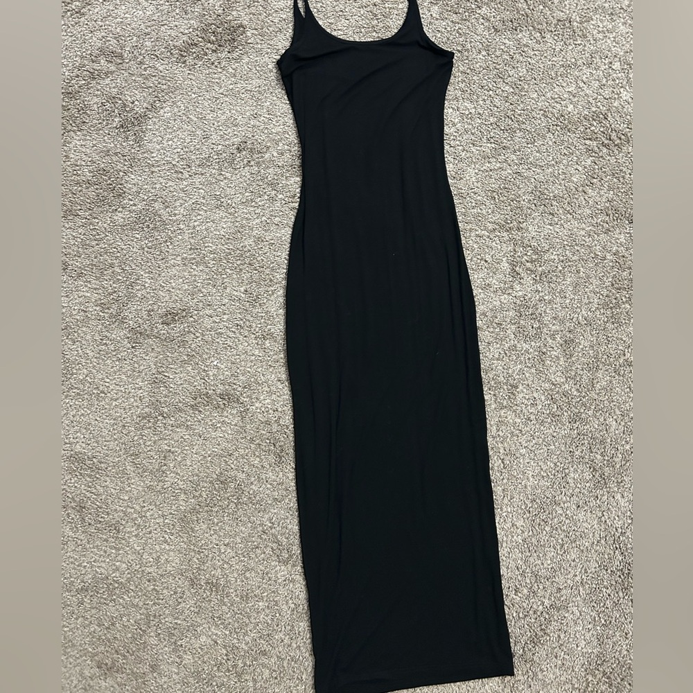 maxi black dress